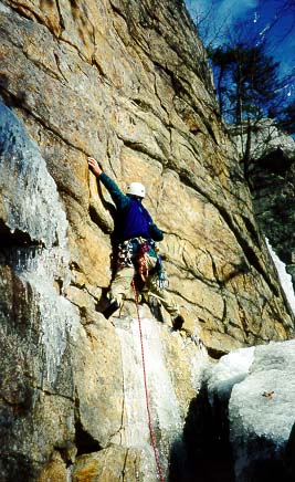 Mark Heyman leading Ken's Crack (5.7)